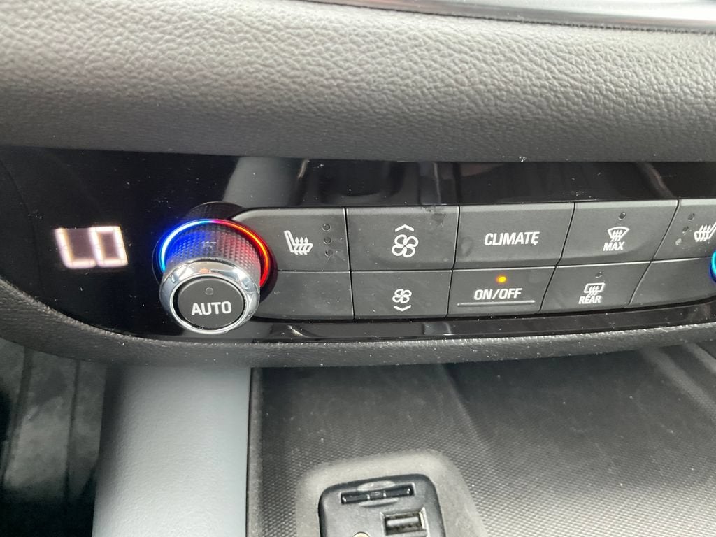2020 Buick Enclave Essence