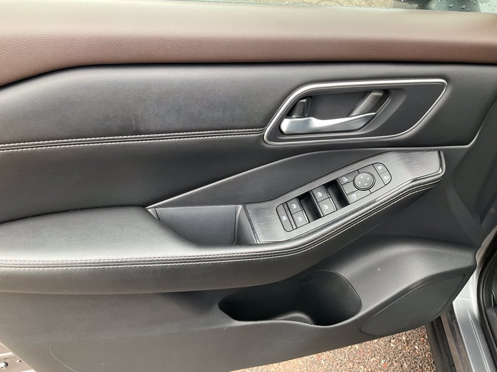 2021 Nissan Rogue SV FWD