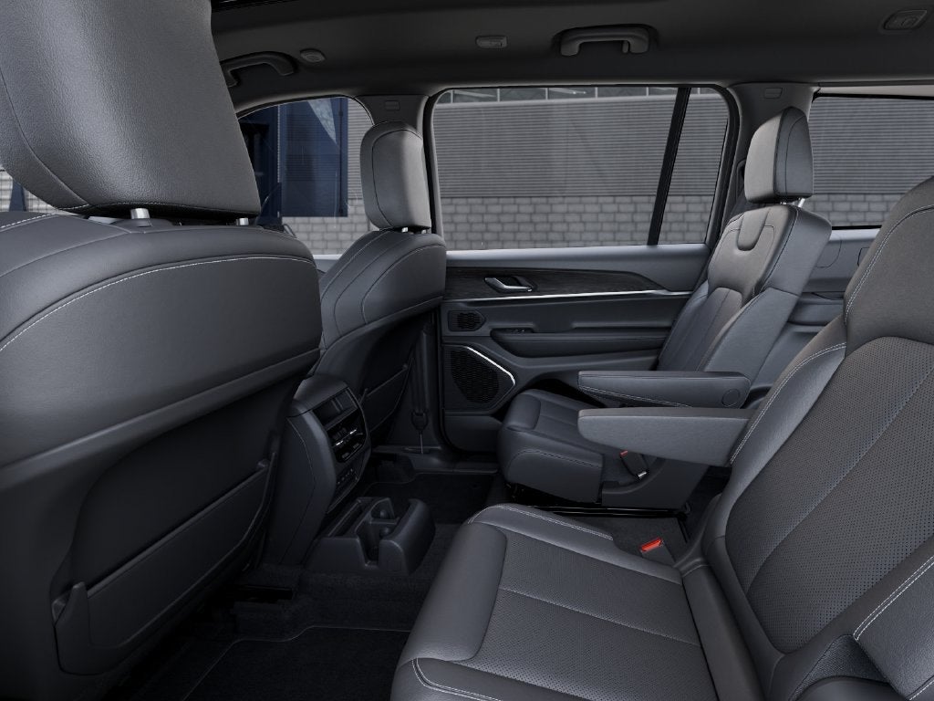 2027 Jeep Grand Cherokee L Limited Reserve