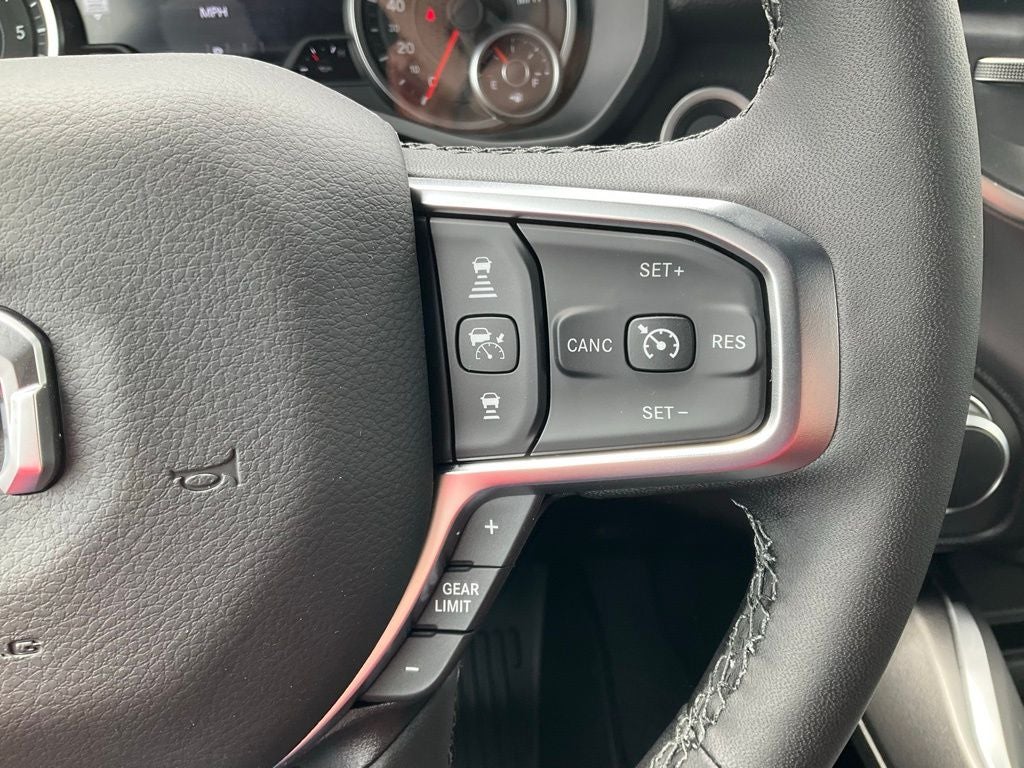 2025 RAM Ram 1500 RAM 1500 BIG HORN CREW CAB 4X4 5'7' BOX