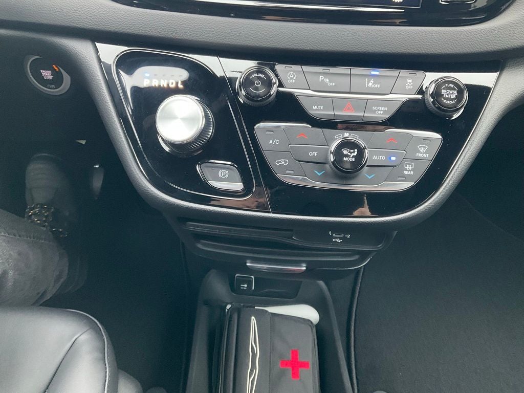 2026 Chrysler Voyager VOYAGER LX