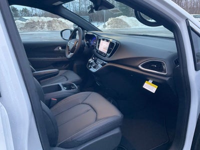 2026 Chrysler Voyager VOYAGER LX