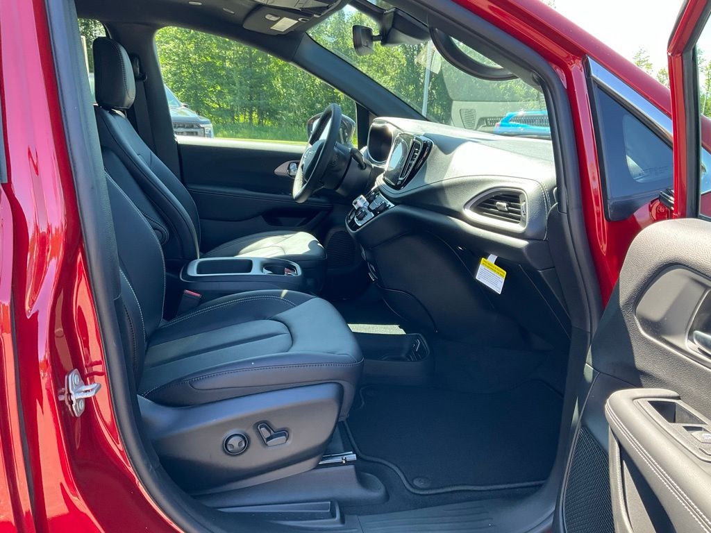 2025 Chrysler Pacifica PACIFICA SELECT AWD