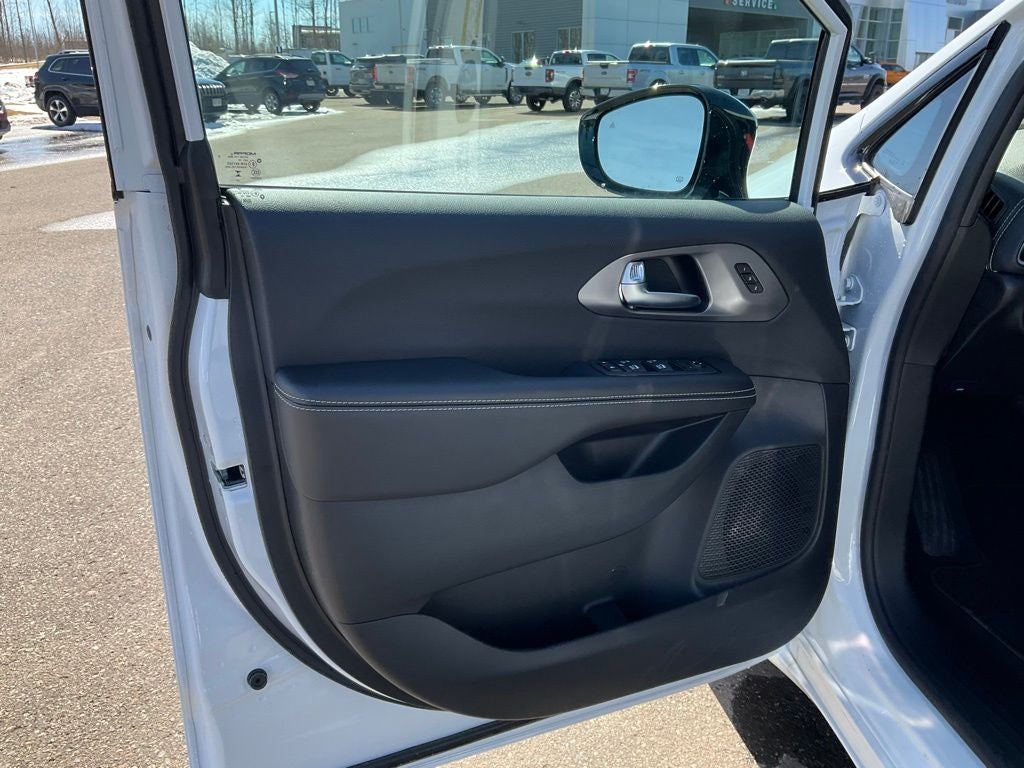 2026 Chrysler Pacifica PACIFICA SELECT AWD