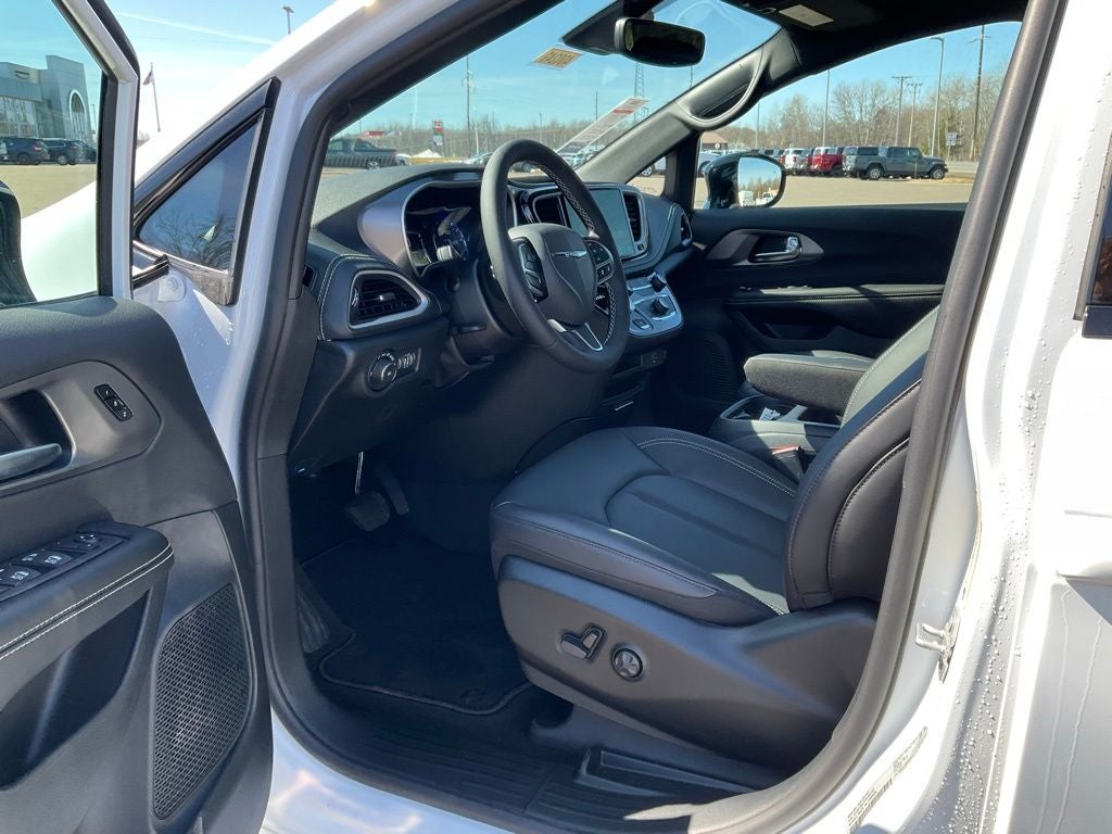 2026 Chrysler Pacifica PACIFICA SELECT AWD