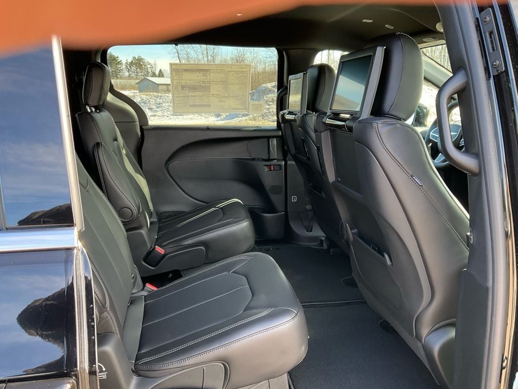 2026 Chrysler Pacifica PACIFICA SELECT AWD