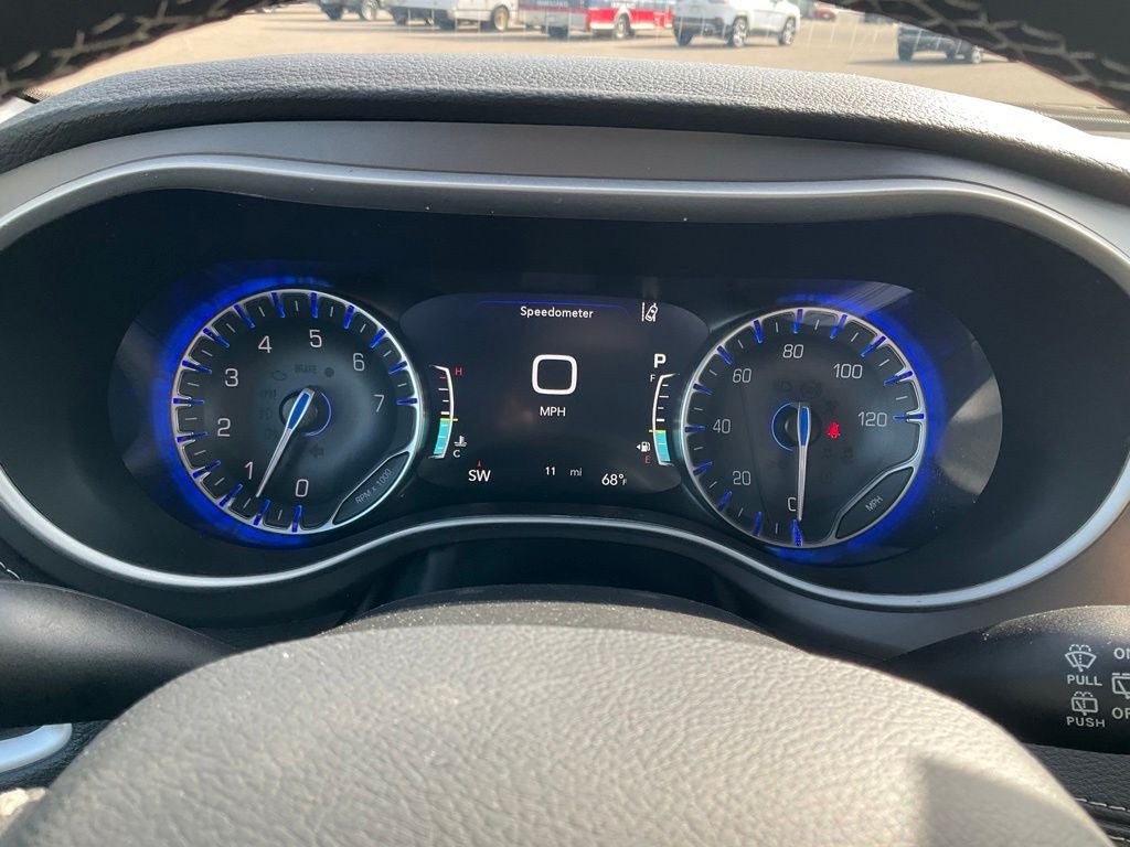 2027 Chrysler Pacifica Select