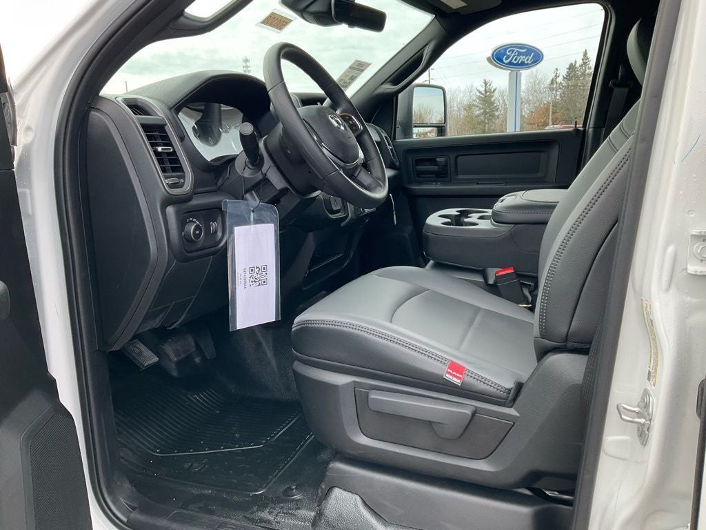 2026 RAM Ram 3500 Chassis Cab RAM 3500 TRADESMAN CREW CAB CHASSIS 4X4 60' CA