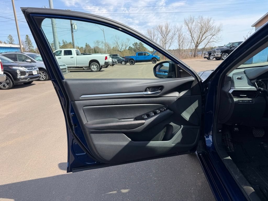 2024 Nissan Altima SR FWD