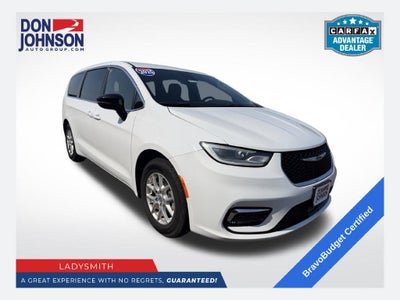 2025 Chrysler Pacifica Select