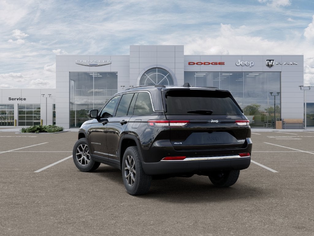 2027 Jeep Grand Cherokee GRAND CHEROKEE LAREDO X 4X4