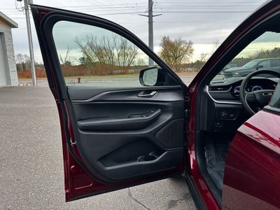 2025 Jeep Grand Cherokee GRAND CHEROKEE L ALTITUDE 4X4