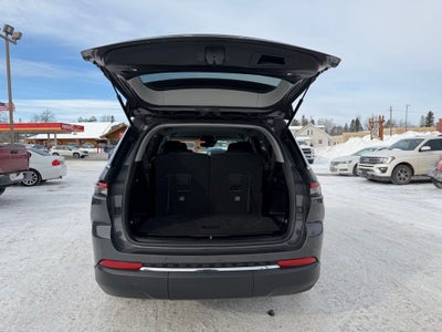 2023 Jeep Grand Cherokee L Laredo 4x4