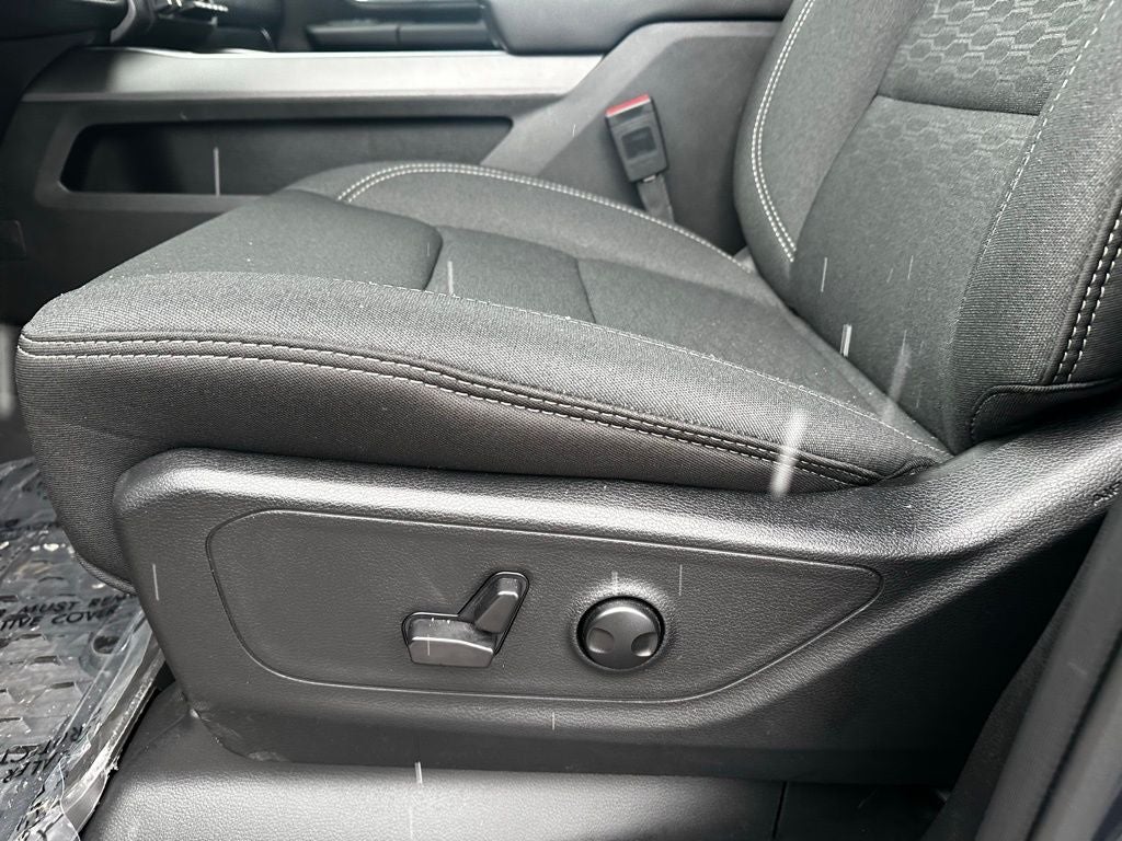 2025 RAM Ram 1500 RAM 1500 BIG HORN QUAD CAB 4X2 6'4' BOX