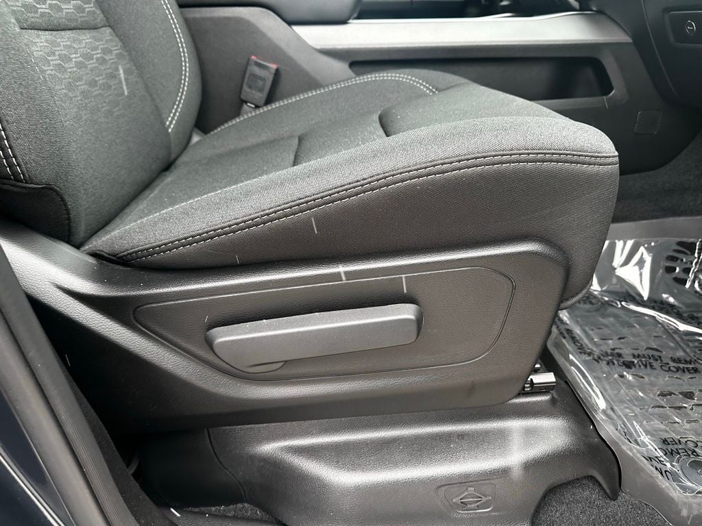 2025 RAM Ram 1500 RAM 1500 BIG HORN QUAD CAB 4X2 6'4' BOX