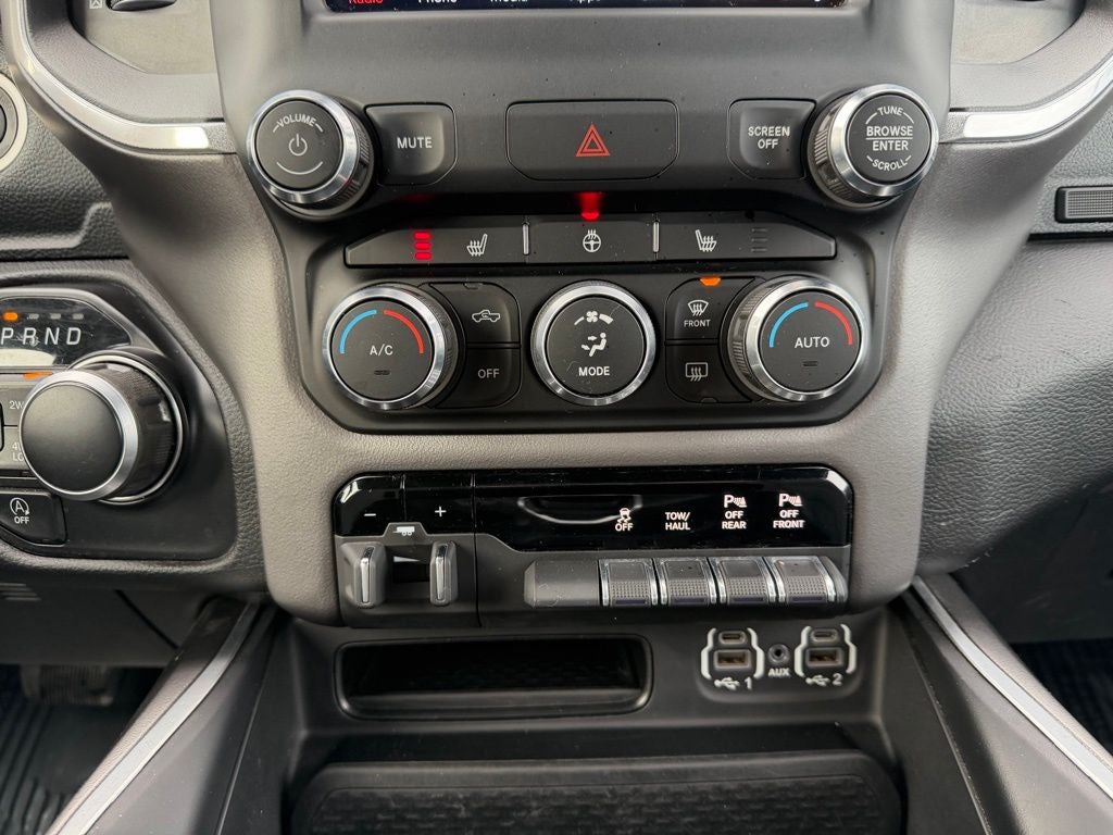 2021 RAM 1500 Big Horn Crew Cab 4x4 5'7' Box