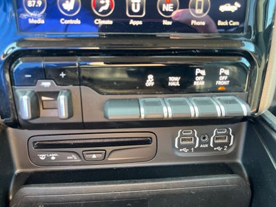 2019 RAM 1500 Laramie Crew Cab 4x4 5'7' Box