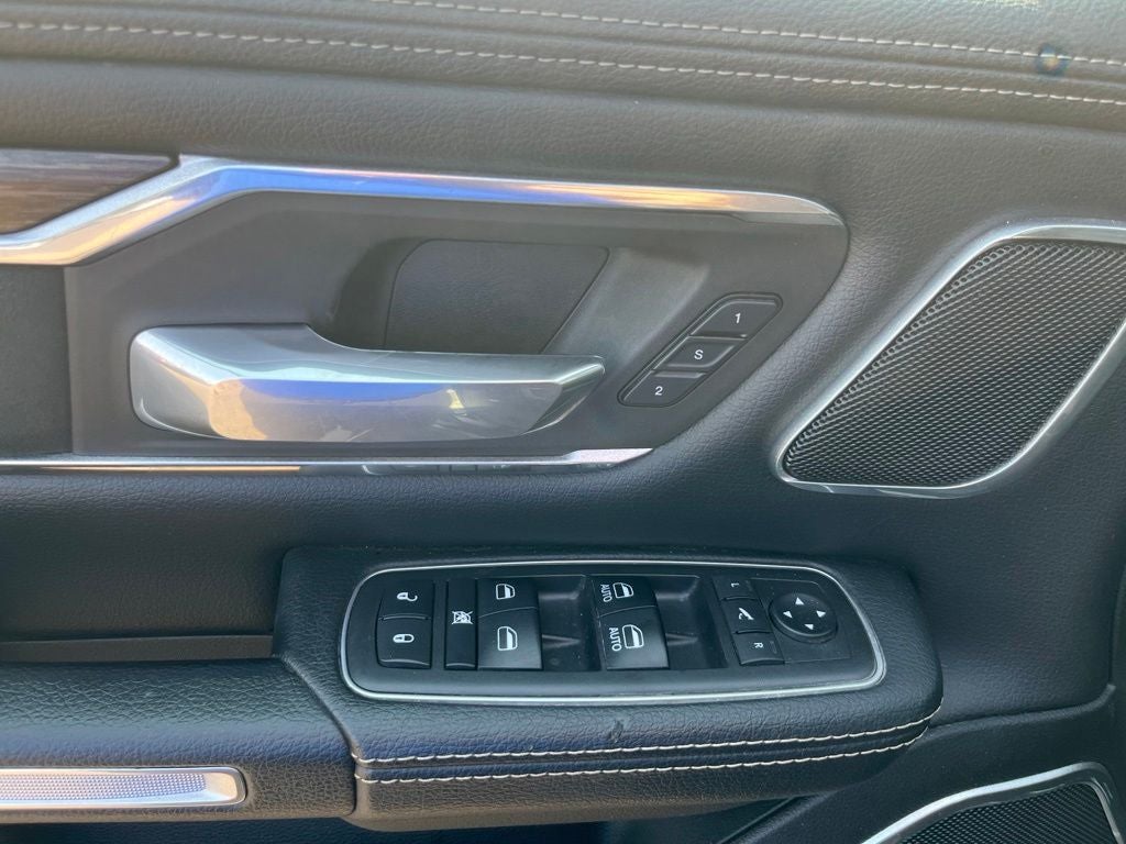 2019 RAM 1500 Laramie Crew Cab 4x4 5'7' Box