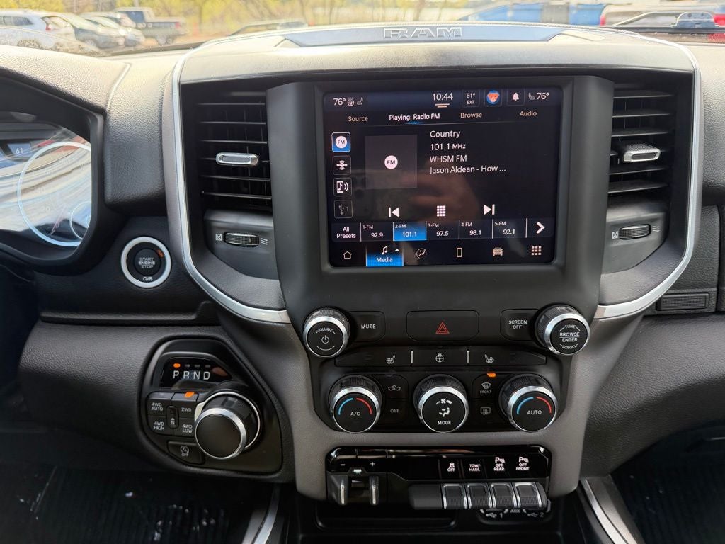 2022 RAM 1500 Big Horn Crew Cab 4x4 6'4' Box