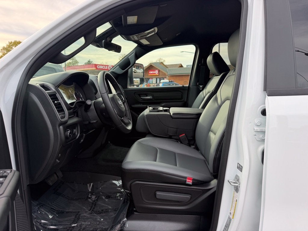 2026 RAM 1500 Tradesman Crew Cab 4x4 6'4' Box