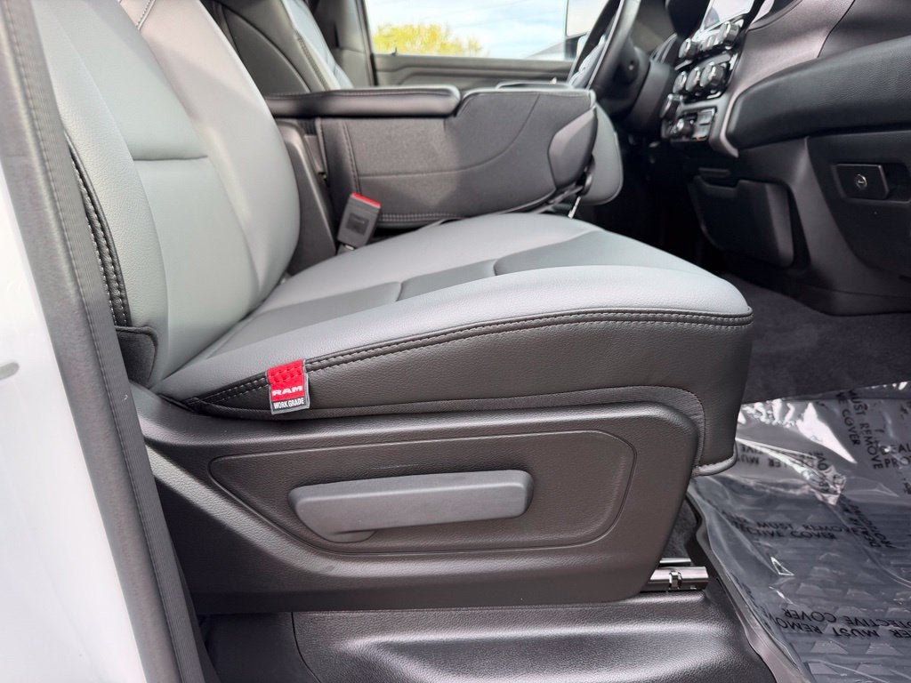 2026 RAM 1500 Tradesman Crew Cab 4x4 6'4' Box