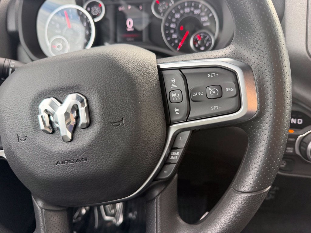 2026 RAM 1500 Tradesman Crew Cab 4x4 6'4' Box