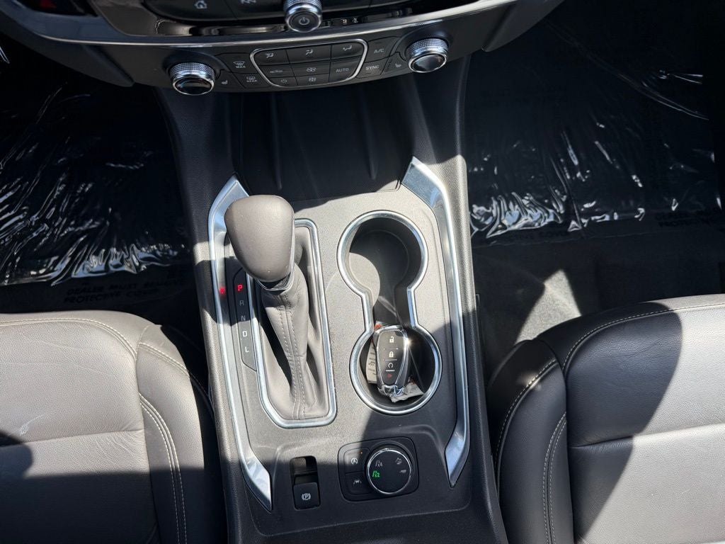 2022 Chevrolet Traverse AWD LT Leather