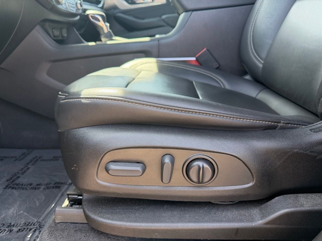 2022 Chevrolet Traverse AWD LT Leather