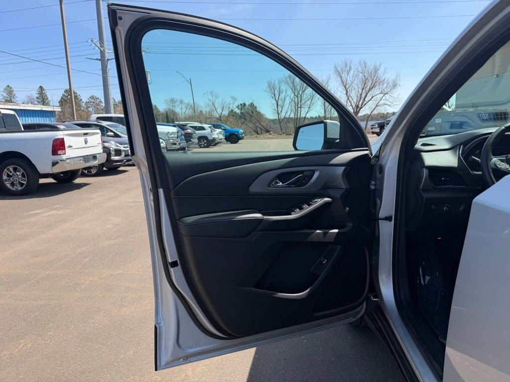2022 Chevrolet Traverse AWD LT Leather