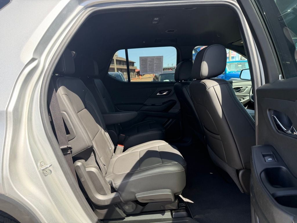 2022 Chevrolet Traverse AWD LT Leather