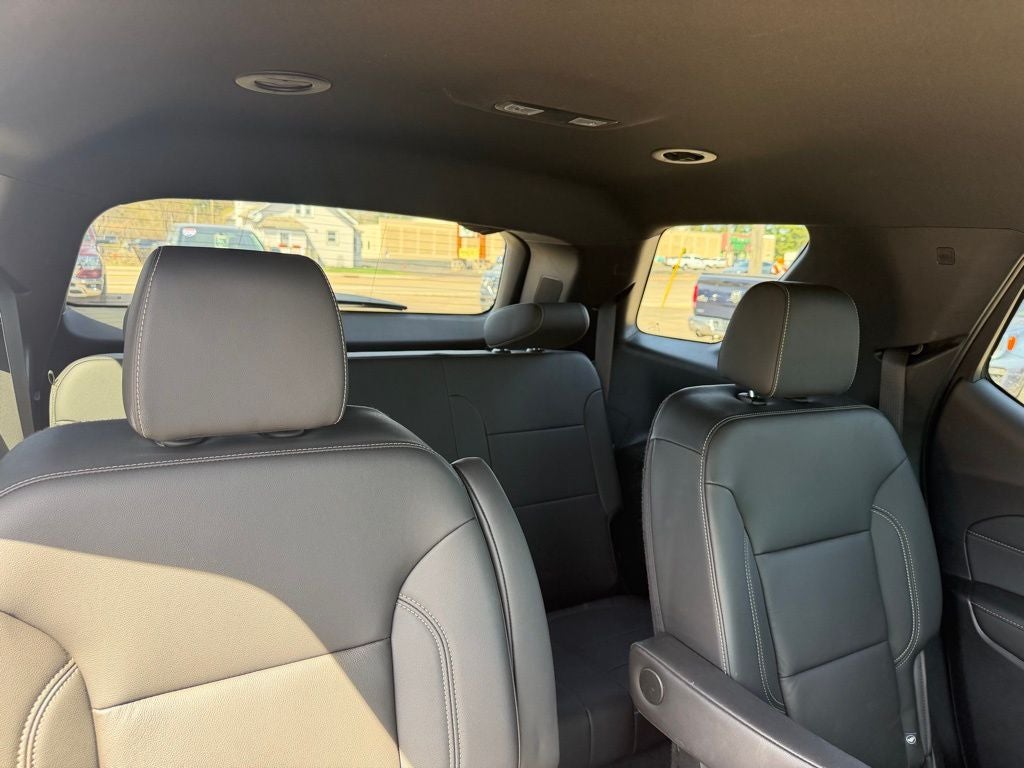2022 Chevrolet Traverse AWD LT Leather