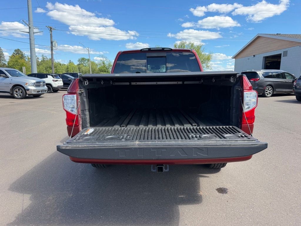 2017 Nissan TITAN SV