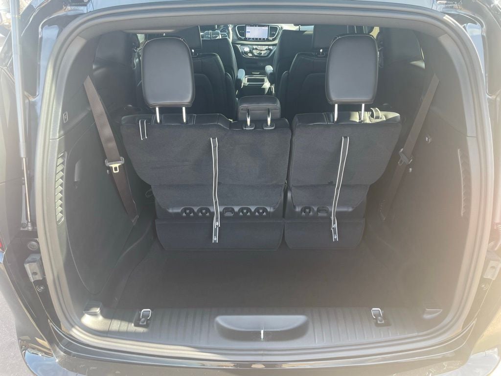 2026 Chrysler Voyager VOYAGER LX