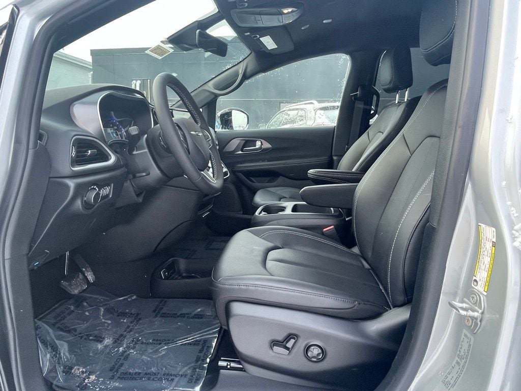 2026 Chrysler Voyager VOYAGER LX