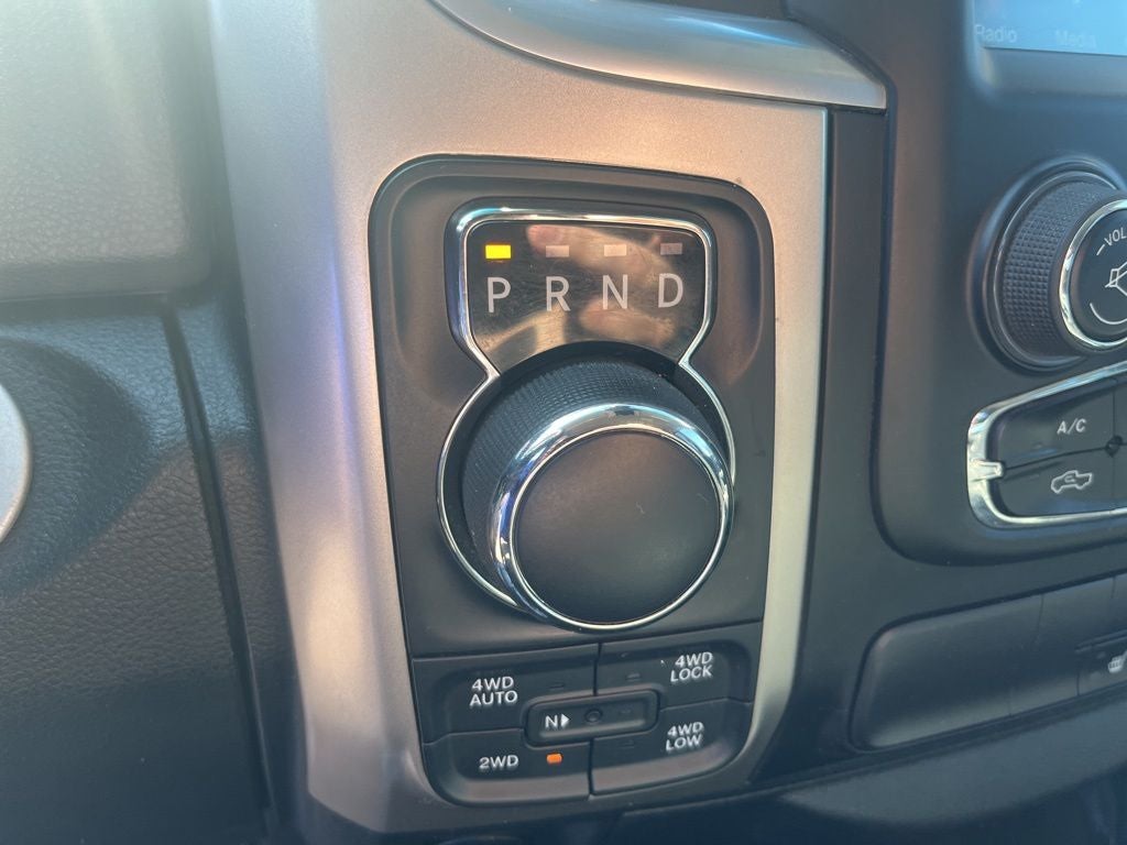 2017 RAM 1500 Big Horn Crew Cab 4x4 5'7' Box