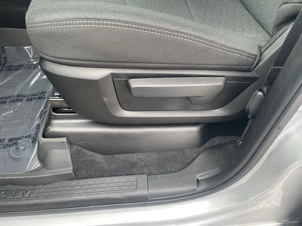 2026 RAM Ram 2500 RAM 2500 BLACK EXPRESS CREW CAB 4X4 6'4' BOX