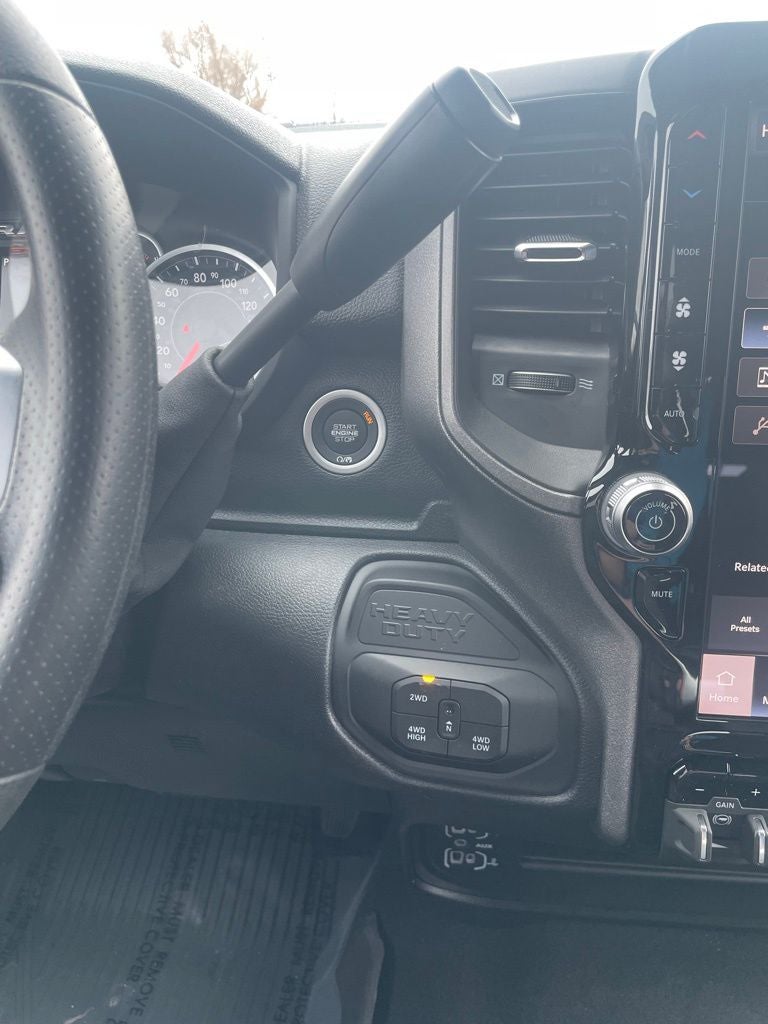 2026 RAM Ram 2500 RAM 2500 BLACK EXPRESS CREW CAB 4X4 6'4' BOX