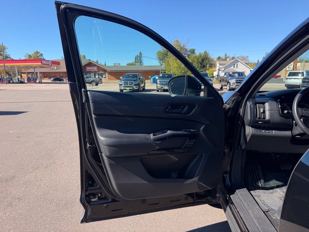 2025 Nissan Pathfinder SV 4WD